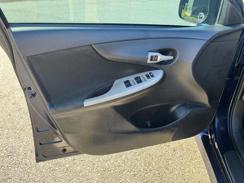 Used 2011 Toyota Corolla S image 16