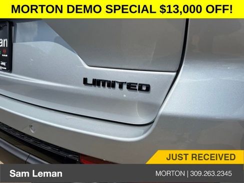 New 2025 Jeep Grand Cherokee Limited w/ Black Appearance Package image 9