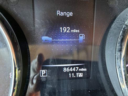 Used 2016 Nissan Rogue S AWD/4WD image 8
