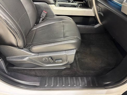 Used 2017 Ford F150 Lariat RWD image 28