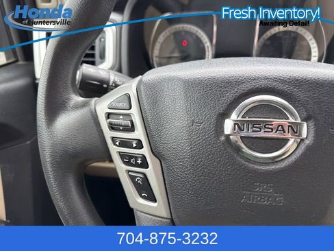 Used 2017 Nissan Titan SV image 20
