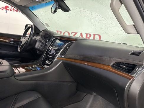 Used 2016 Cadillac Escalade Base image 17