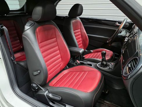 Used 2013 Volkswagen Beetle 2.0T FWD image 15