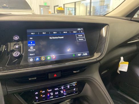 Used 2023 Buick Envision Essence image 8