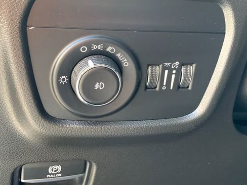 Used 2022 Jeep Grand Cherokee L Overland w/ Luxury Tech Group IV image 28