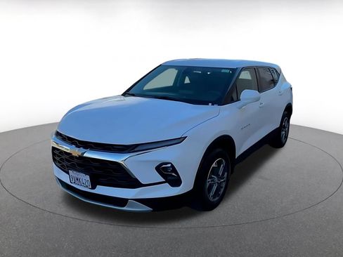 Used 2026 Chevrolet Blazer LT FWD image 7