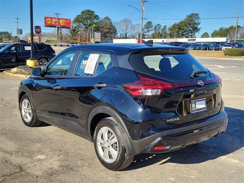 Used 2024 Nissan Kicks S image 6
