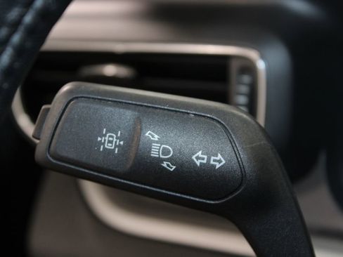 Used 2023 Ford Explorer XLT w/ Equipment Group 202A RWD image 40