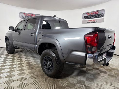 Used 2021 Toyota Tacoma SR5 RWD image 5