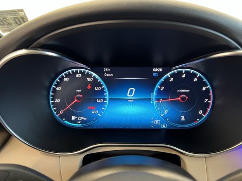 Used 2021 Mercedes-Benz GLC 300 4MATIC image 15