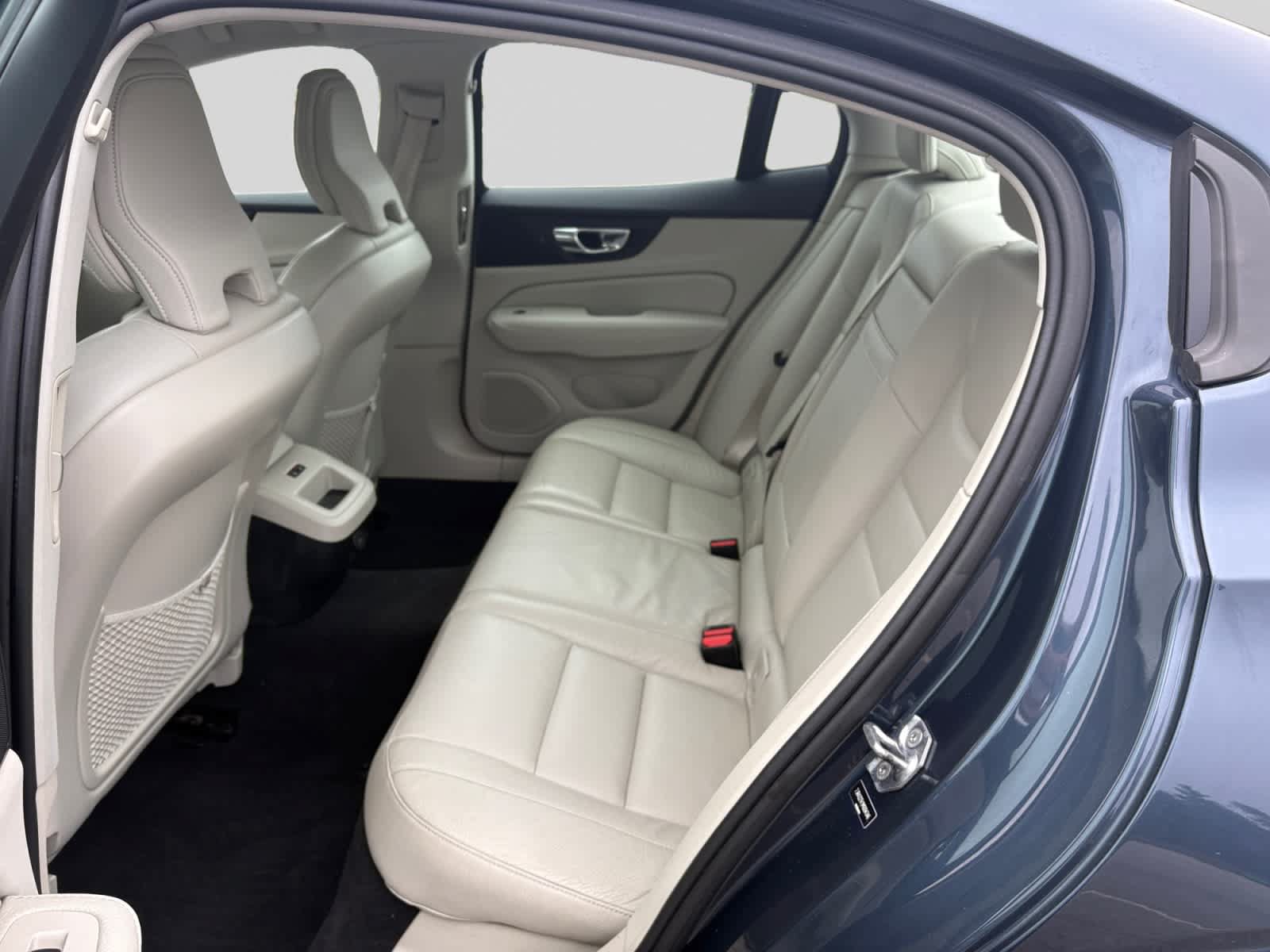 Used 2021 Volvo S60 T6 Momentum w/ Premium Package AWD/4WD image 17