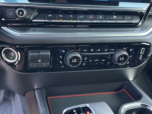 Certified 2025 Chevrolet Silverado 1500 High Country image 33