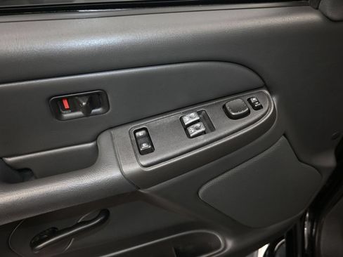 Used 2007 Chevrolet Silverado 1500 LT w/ Extended Cab Value Package RWD image 11