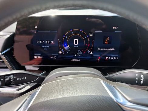 Used 2025 Chevrolet Tahoe LT AWD/4WD image 16