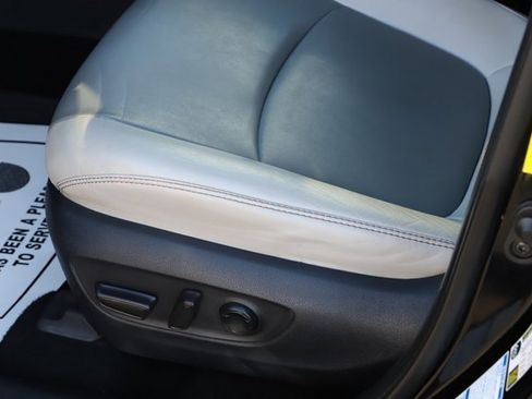 Used 2019 Toyota RAV4 XLE Premium image 17