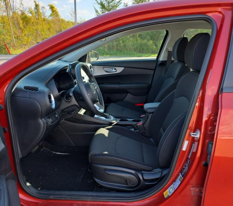 Used 2023 Kia Forte LXS FWD image 10