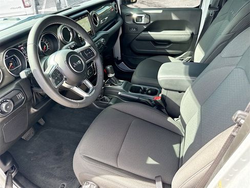 Used 2023 Jeep Wrangler Sahara image 25