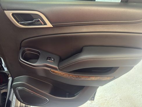 Used 2015 GMC Yukon Denali w/ Premium Package AWD/4WD image 24