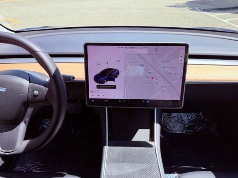 Used 2020 Tesla Model 3 Long Range AWD/4WD image 17