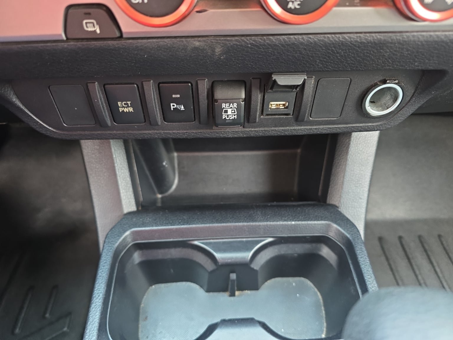 Used 2020 Toyota Tacoma SR5 RWD image 25