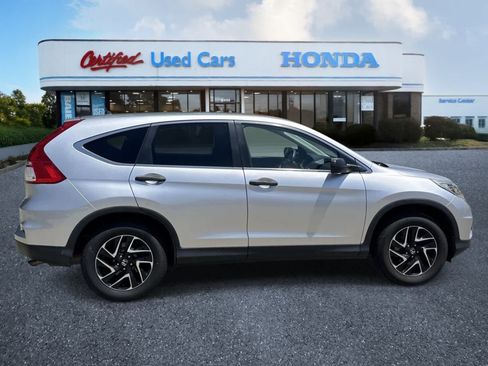 Used 2016 Honda CR-V SE image 6
