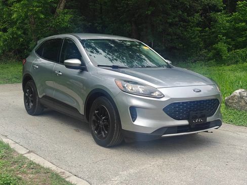 Used 2021 Ford Escape SE FWD image 2
