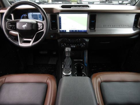Used 2023 Ford Bronco Outer Banks AWD/4WD image 19