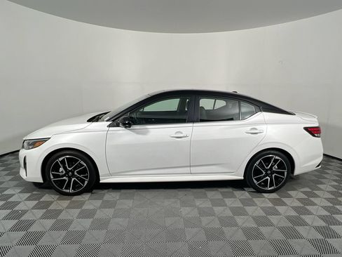 Used 2024 Nissan Sentra SR w/ SR Premium Package FWD image 6