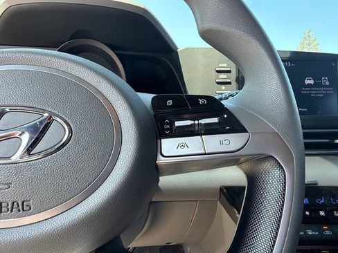 Used 2021 Hyundai Elantra Blue FWD image 8