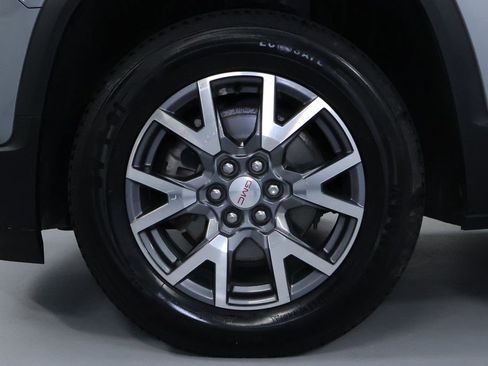 Used 2023 GMC Acadia SLT image 36