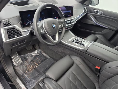 Used 2025 BMW X5 sDrive40i w/ Premium Package image 9
