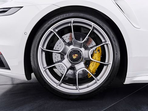 Used 2025 Porsche 911 Turbo S w/ 911 Turbo Sportdesign Package AWD/4WD image 33