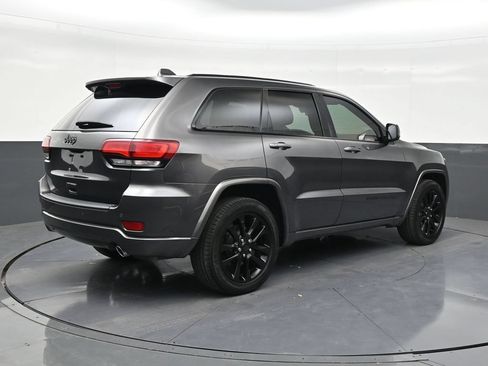 Used 2019 Jeep Grand Cherokee Altitude RWD image 5