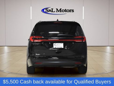 New 2026 Chrysler Pacifica Select w/ S Appearance Package FWD image 8