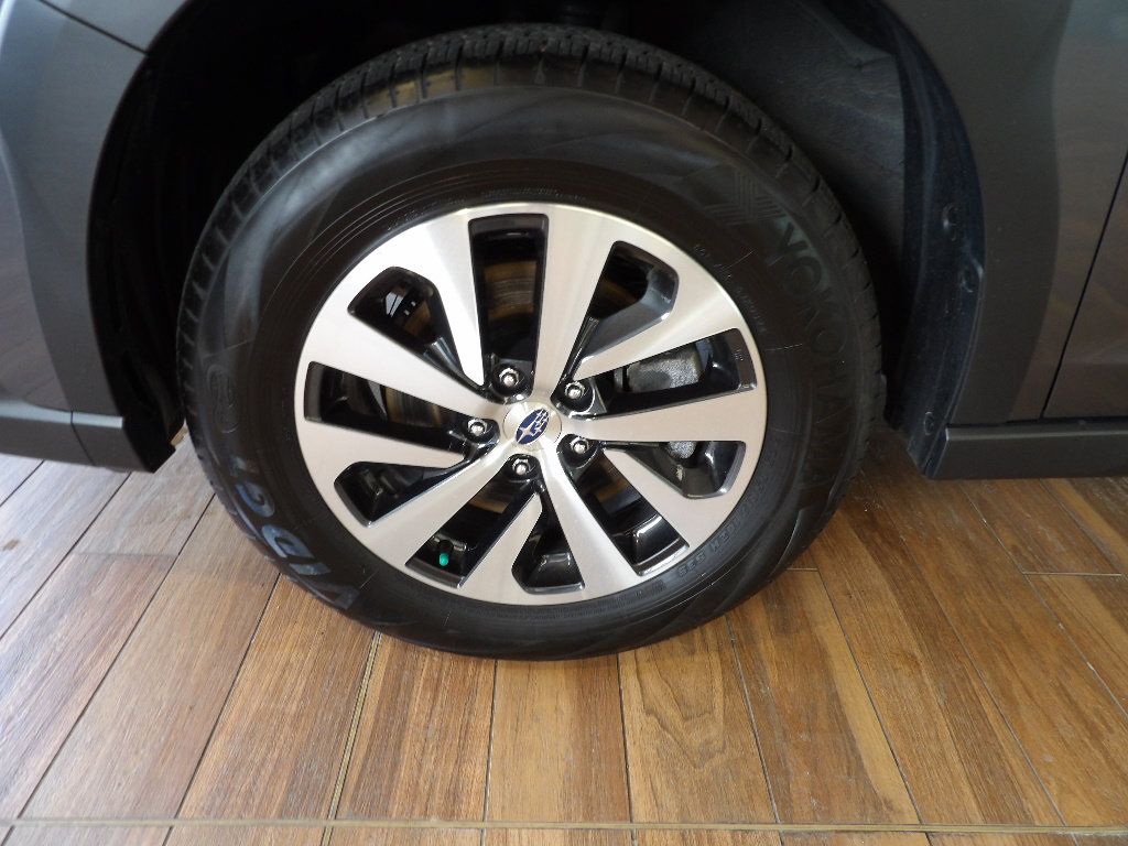 Used 2025 Subaru Outback Premium AWD/4WD image 10