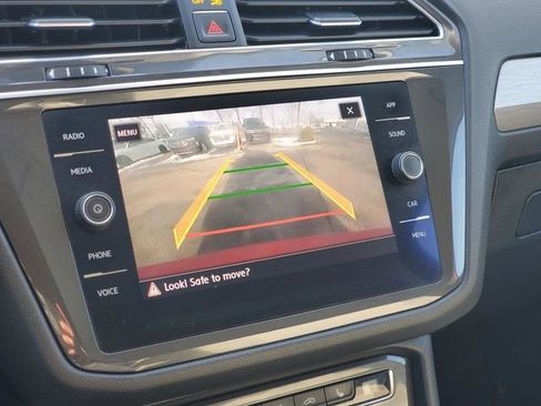 Used 2018 Volkswagen Tiguan SE image 21