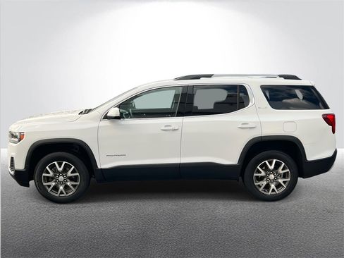 Used 2023 GMC Acadia SLE w/ Driver Convenience Package image 3