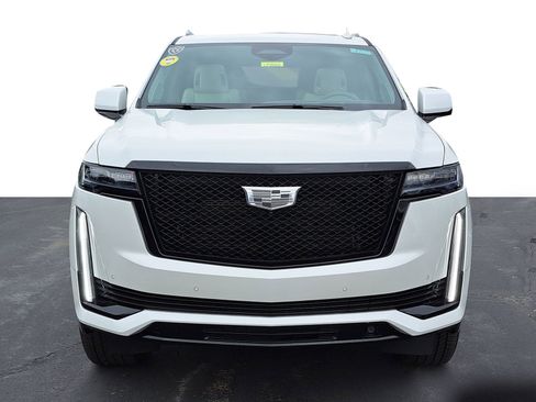 Used 2024 Cadillac Escalade ESV Sport Platinum w/ LPO, ONYX Package image 3