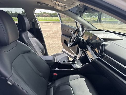 Used 2024 Kia Sportage EX FWD image 31