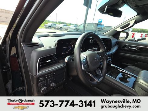 Used 2025 Chevrolet Tahoe Z71 AWD/4WD image 14