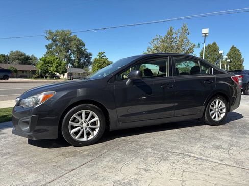 Used 2014 Subaru Impreza 2.0i Premium w/ All-Weather Package w/CVT AWD/4WD image 4