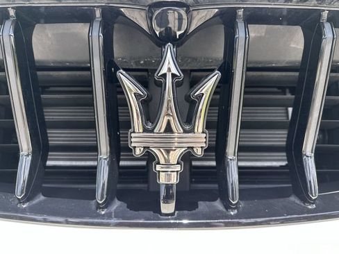 Used 2022 Maserati Levante GT AWD/4WD image 10