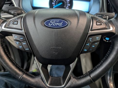 Used 2022 Ford Edge Titanium w/ Class II Trailer Tow Package image 15