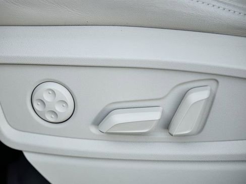 Certified 2025 Audi Q5 2.0T Premium Plus w/ Premium Plus Package image 22