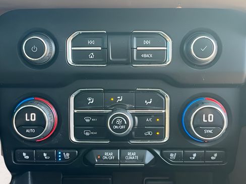 Used 2023 Chevrolet Tahoe High Country AWD/4WD image 29