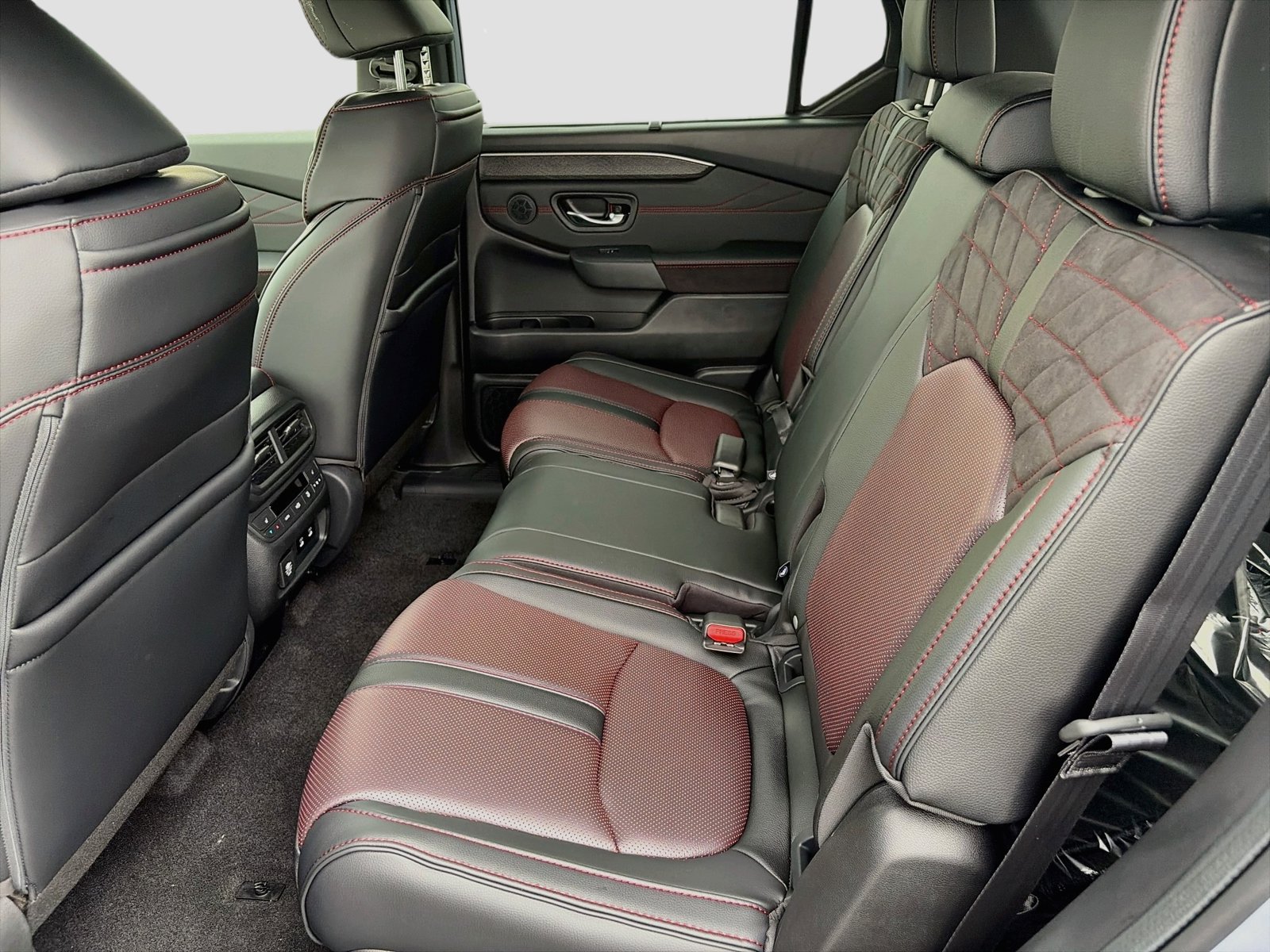 New 2026 Honda Pilot Black Edition image 5