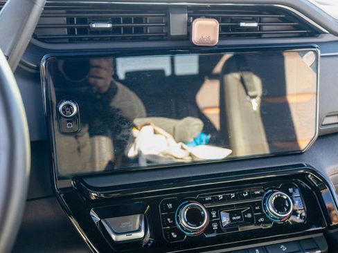 Used 2024 GMC Sierra 2500 AT4 w/ AT4 Premium Plus Package image 32