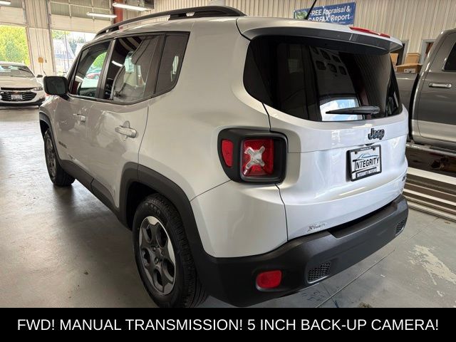 Used 2016 Jeep Renegade Latitude FWD image 5