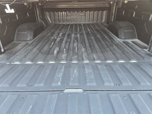 Used 2025 GMC Sierra 2500 AT4X image 32