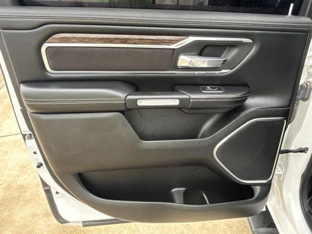 Used 2019 RAM 1500 Laramie AWD/4WD image 21